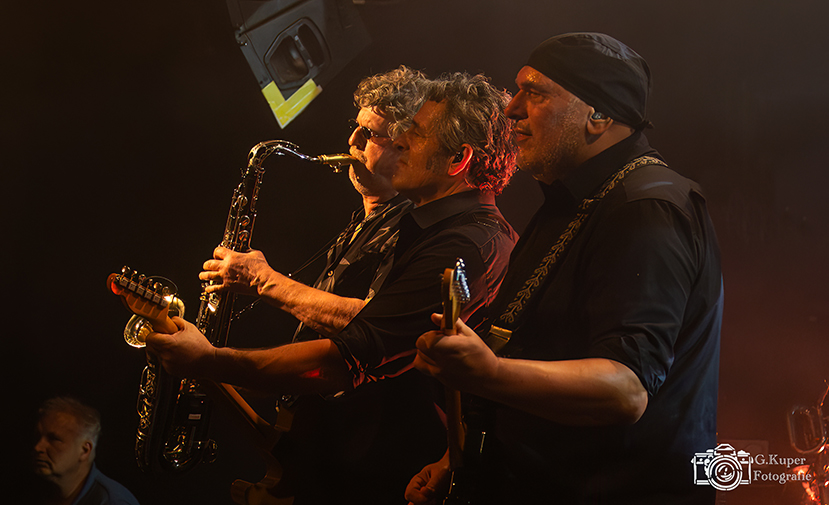 The Bruceband op het podium